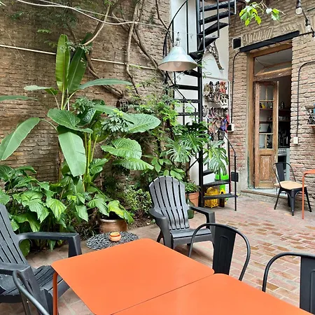 Lina'S Tango Guesthouse-3